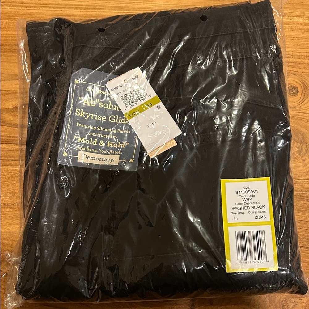 NWT, Democracy “ab”solution size 14 washed Black Skyrise Pants